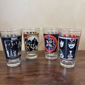 Set of 4 2008 KISS Catalog Collector Series Pint Glasses